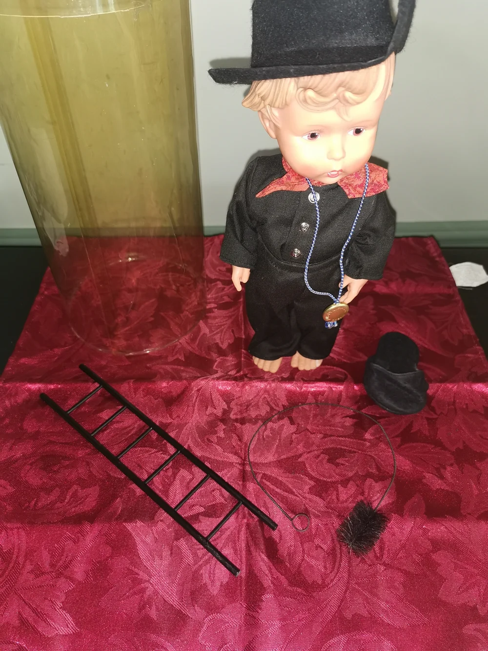 GOEBEL Hummel Vintage Felix Chimney Sweep 12